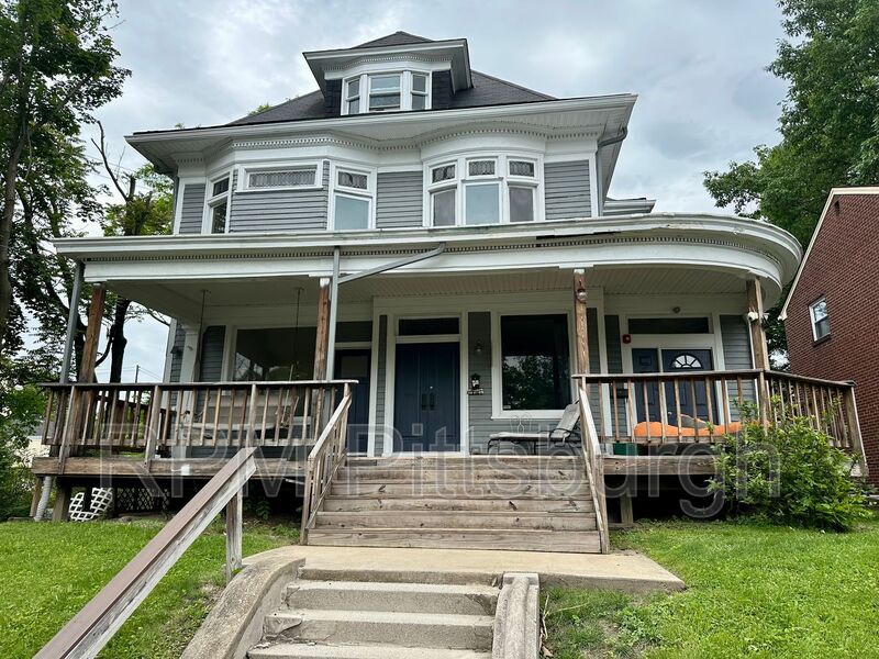 Pittsburgh House: 504 Coal St