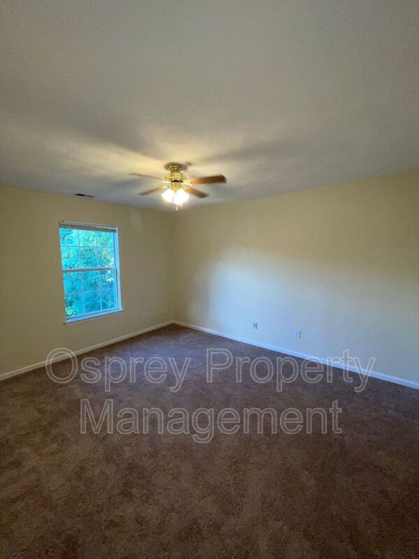 4 Bedroom Open Floor Plan - Photo 13