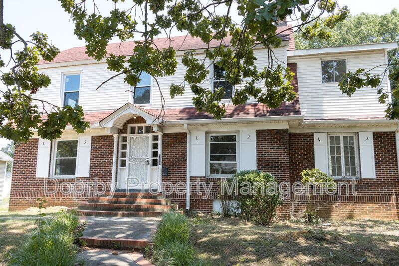 Chattanooga House: 356 Derby Circle