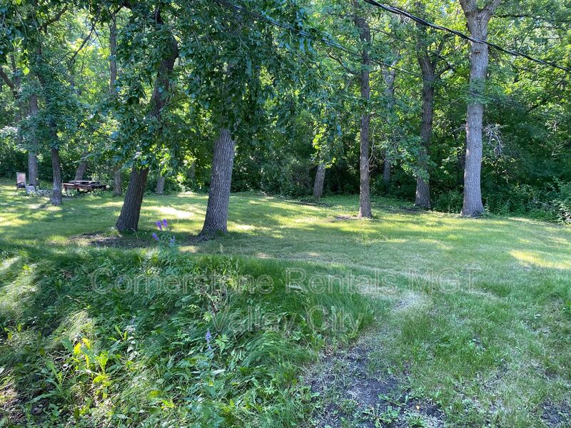 Valley City House: 265 Viking Dr
