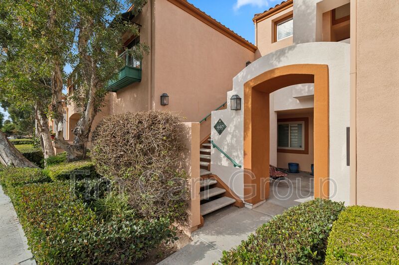Newport Beach House: 440 Villa Point