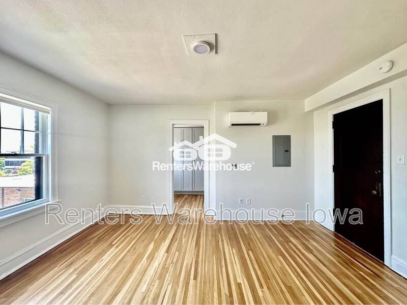 Des Moines Condo: 2305 Grand Ave