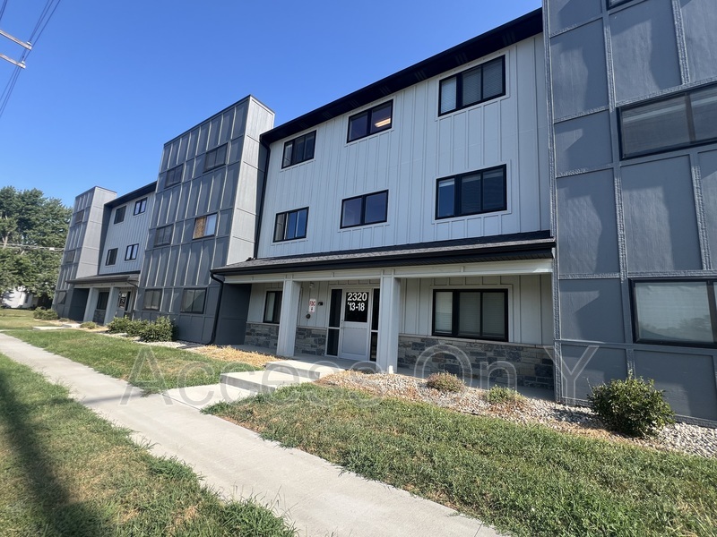 Lincoln Condo: 2340 Y Street
