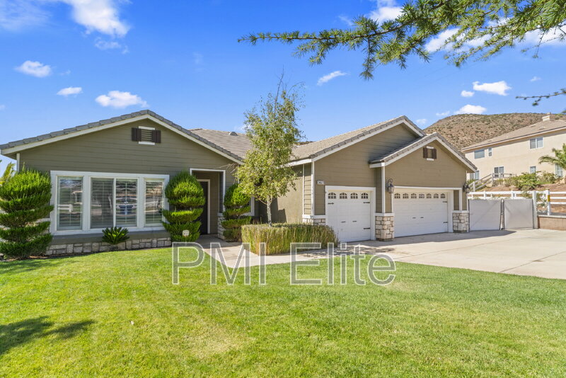 Acton House: 34677 Desert Road