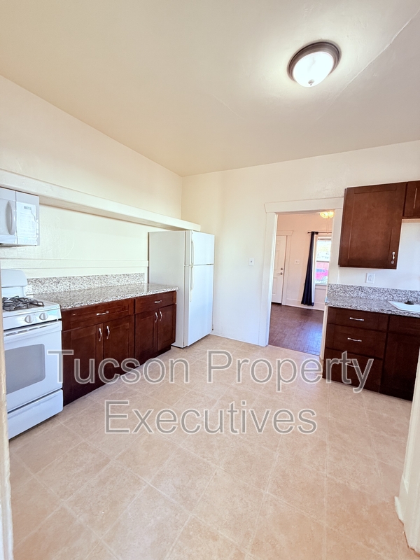 Tucson House: 724 East Drachman Street