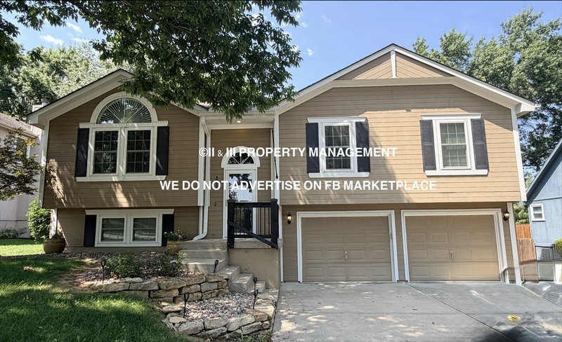 Blue Springs House: 2603 Northeast Springbrook Street