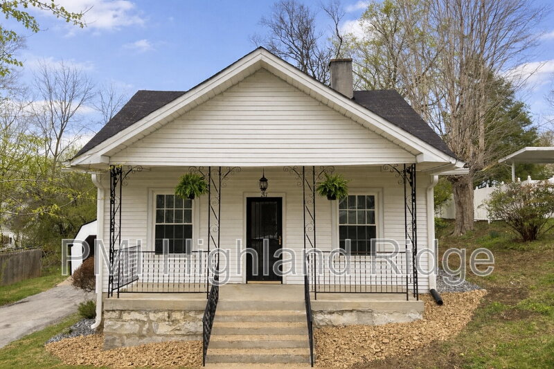 Carthage House: 217 Fite Ave E