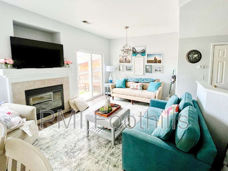 Thornton Townhome: 9106 Gale Blvd