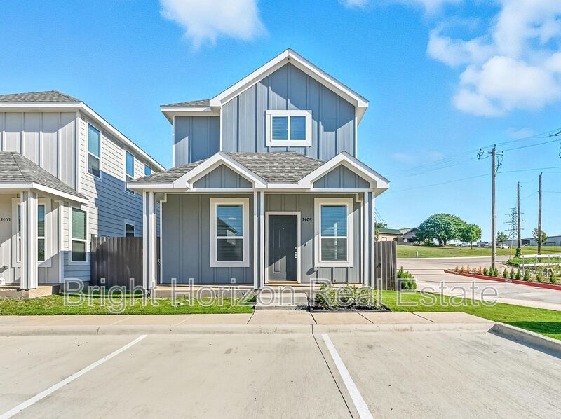Fort Worth House: 3413 Valley Vista Drive