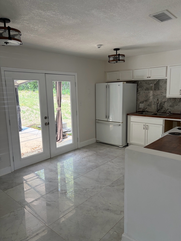 Tallahassee House: 1484 Van Delia Road