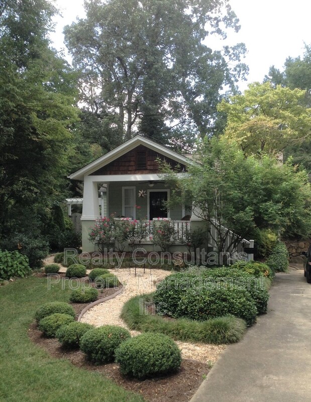 Winston Salem House: 2461 Lyndhurst Avenue