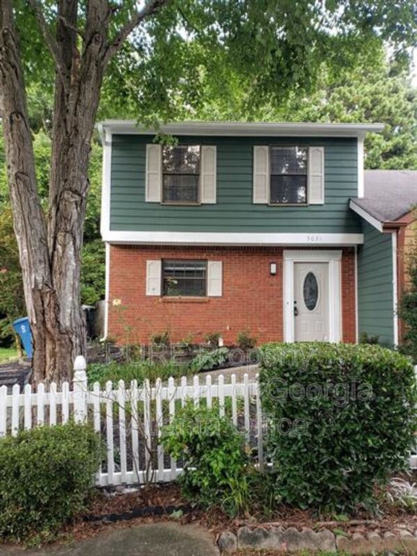 Alpharetta House: 5031 Village Green Way