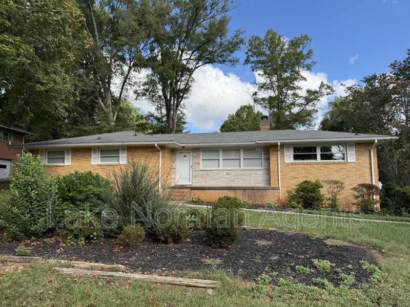 Kannapolis House: 317 Dakota St