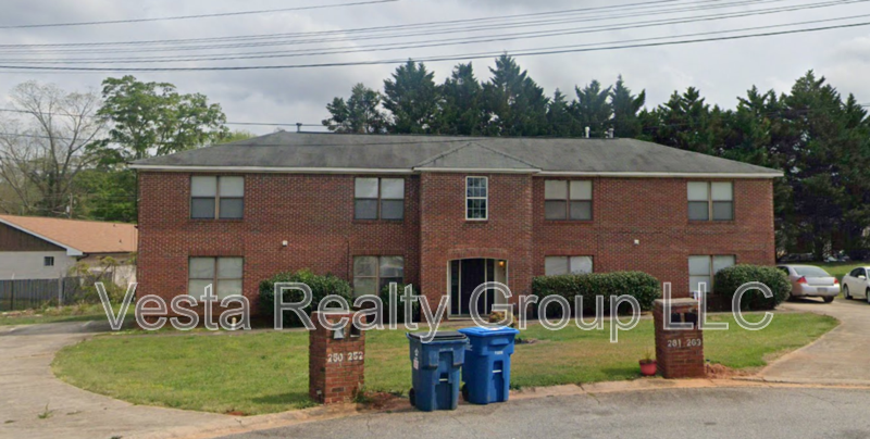 McDonough House: 250 Toby Springs Lane