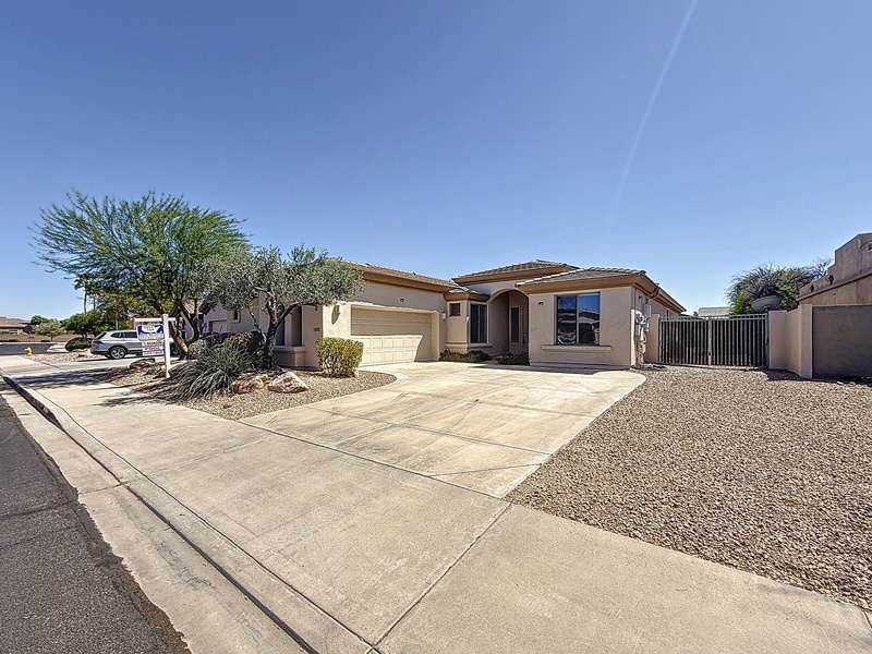 Goodyear House: 14437 W LExington Ave