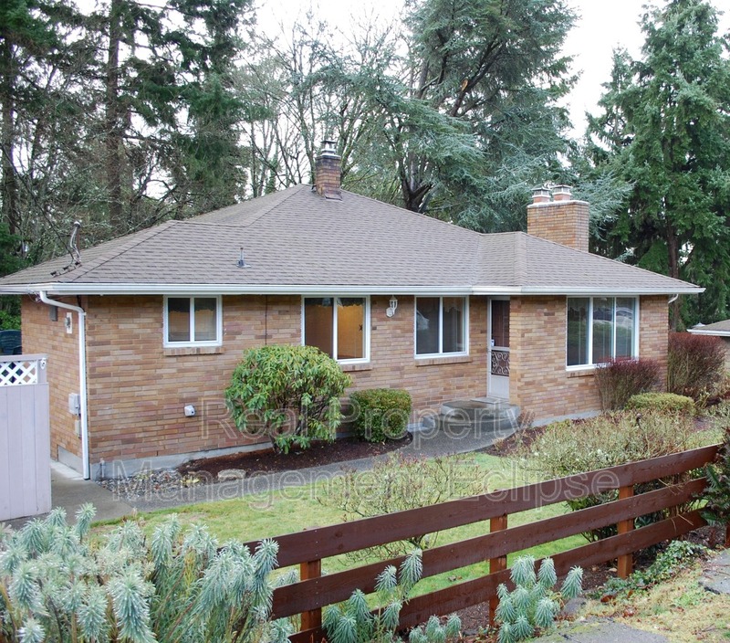 Seattle House: 10832 35th Ave SW