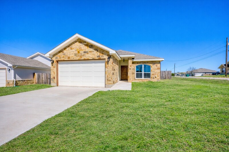 Granite Shoals House: 1516 Stonecrest Drive
