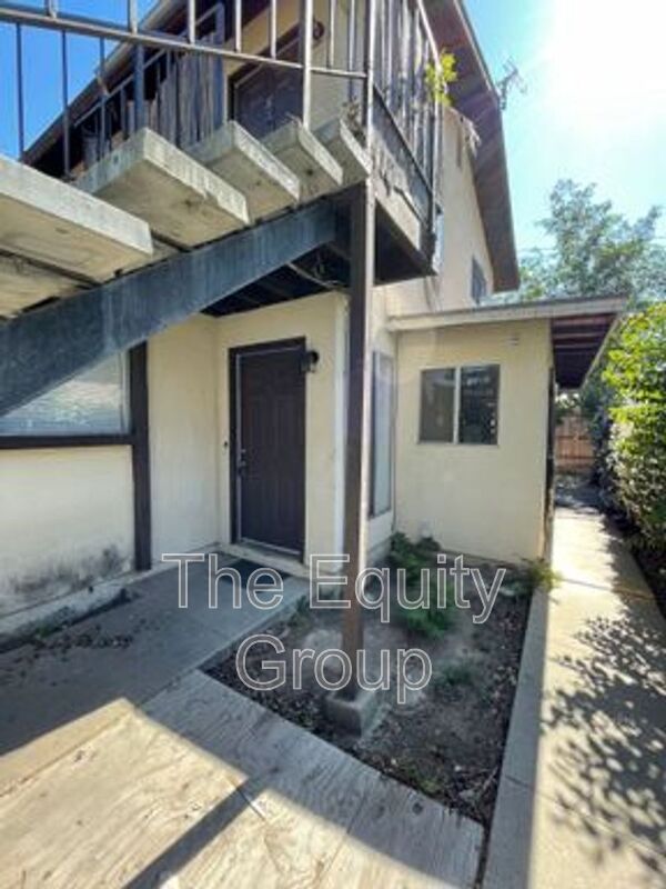 Visalia Condo: 726 S. Locust Avenue