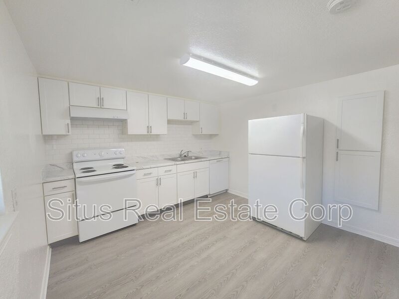 Lakewood House: 8171 W. 9th Ave.