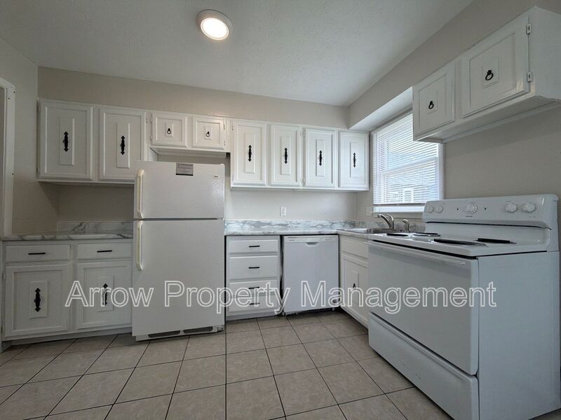 Lincoln House: 2515 W Street