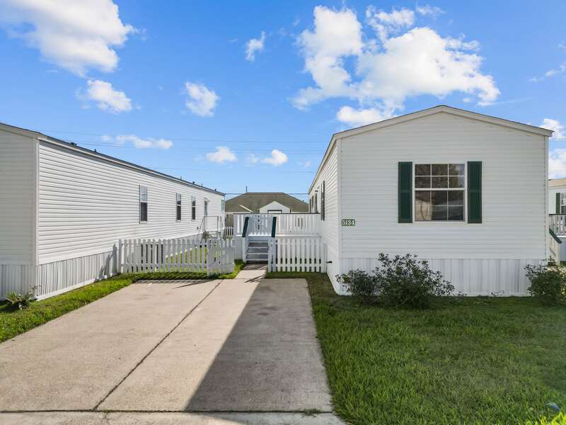 Dickinson House: 5133 Martinique Calle