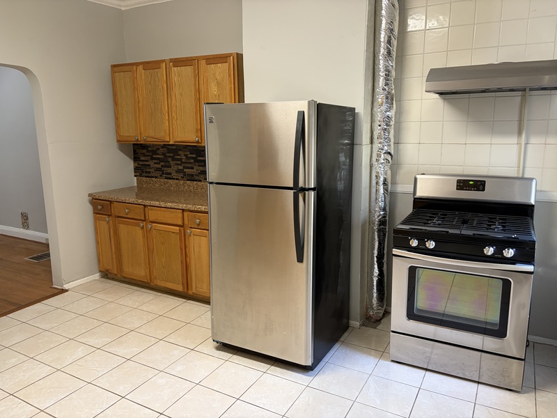 Baltimore House: 250X W Fayette St