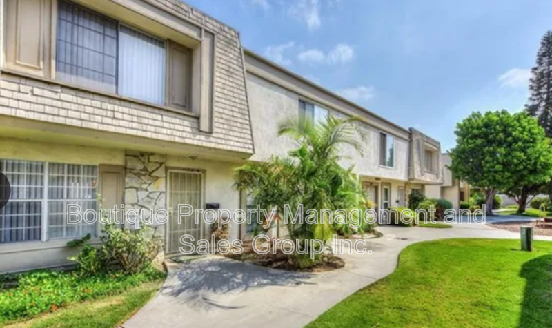 Fountain Valley House: 11086 El Amarillo Ave