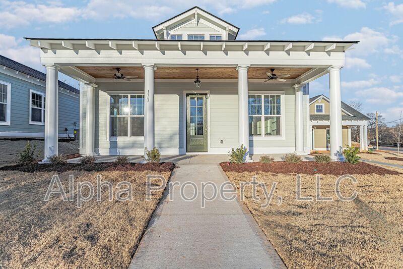 Travelers Rest House: 113 Hemlock Drive