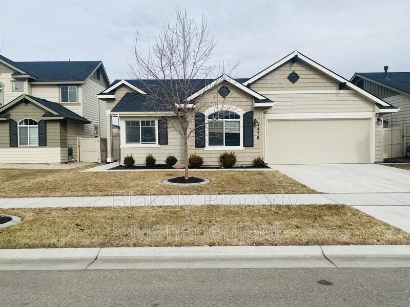 Kuna House: 1476 West Soldotna Drive