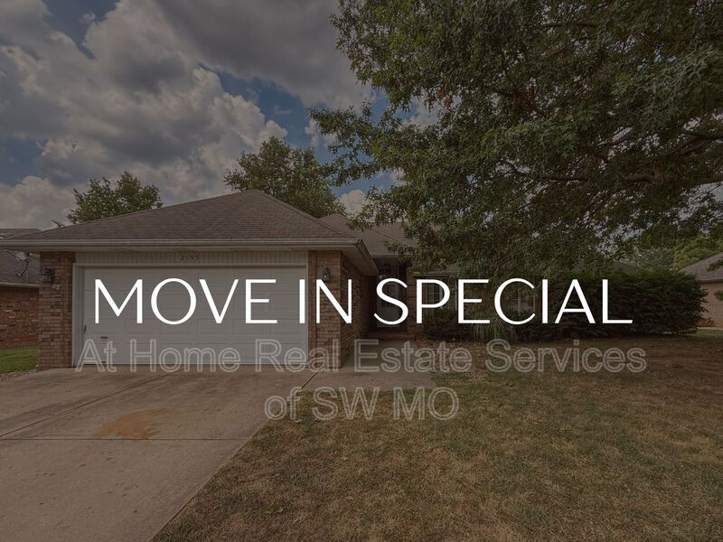 Springfield House: 2155 E Cragmont