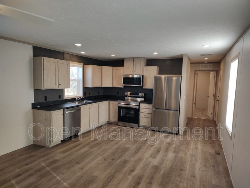 Gering House: 120 Terry Blvd