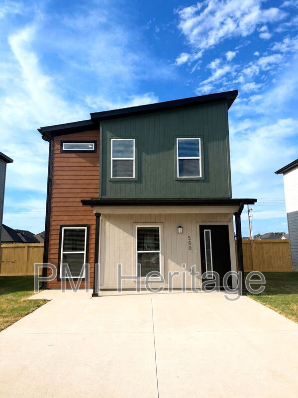Centerton House: 550 Discovery
