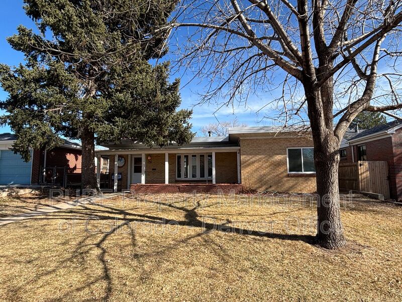 Denver House: 750 S Canosa Ct