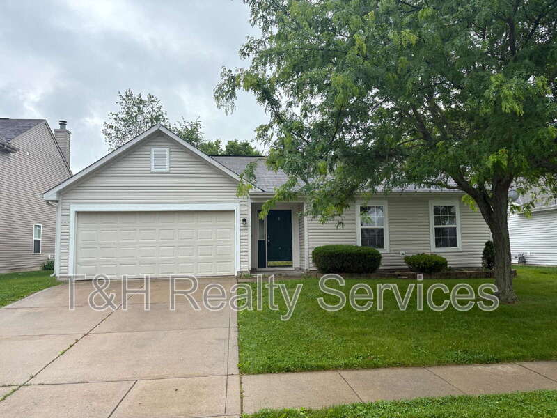 Whiteland House: 699 Jack Pine Drive