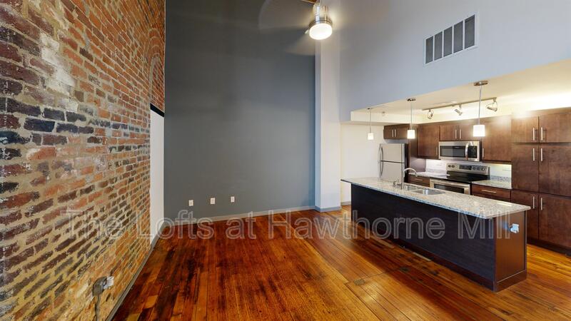 Charlotte Apartment: 1101 Hawthorne Ln