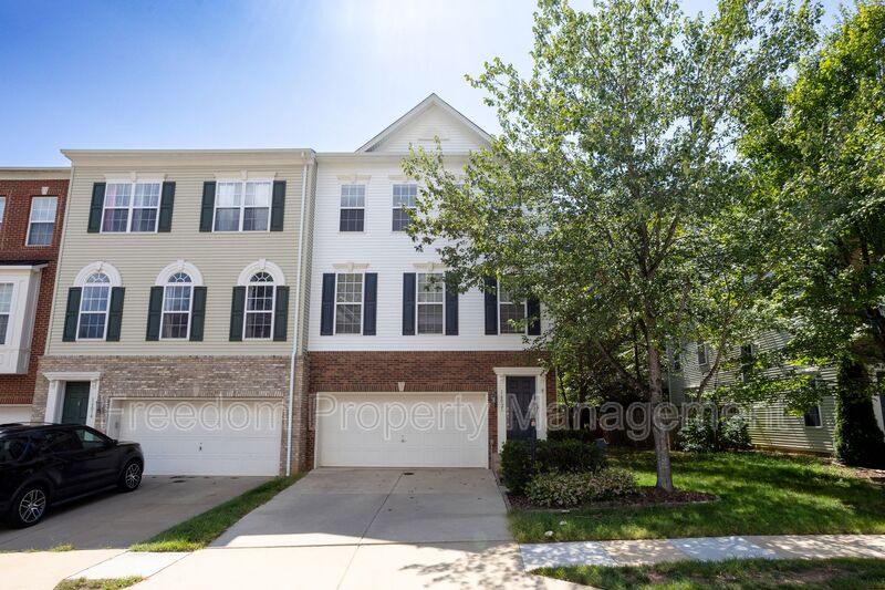 Haymarket House: 16021 Pitner St.