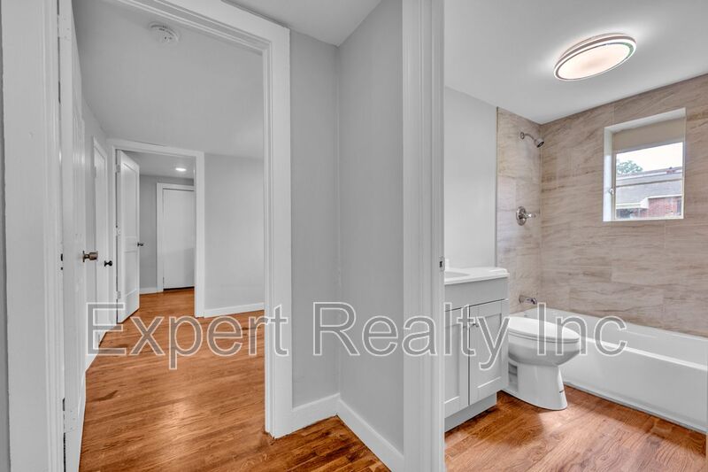 Fairfield Condo: 546 55th St