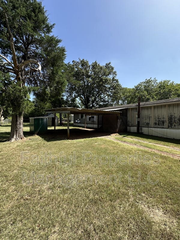 Whitehouse House: 10251 Shadow Wood Cir