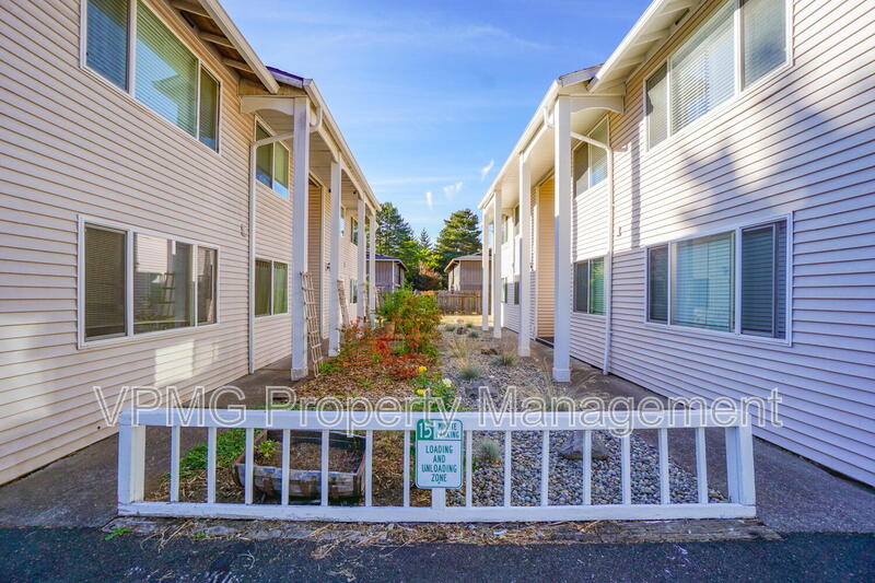 Vancouver Condo: 4420 Gibbons St