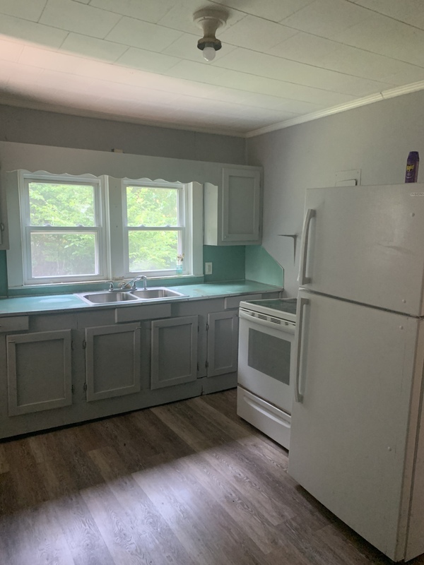 Gastonia House: 2104 W 6th Ave