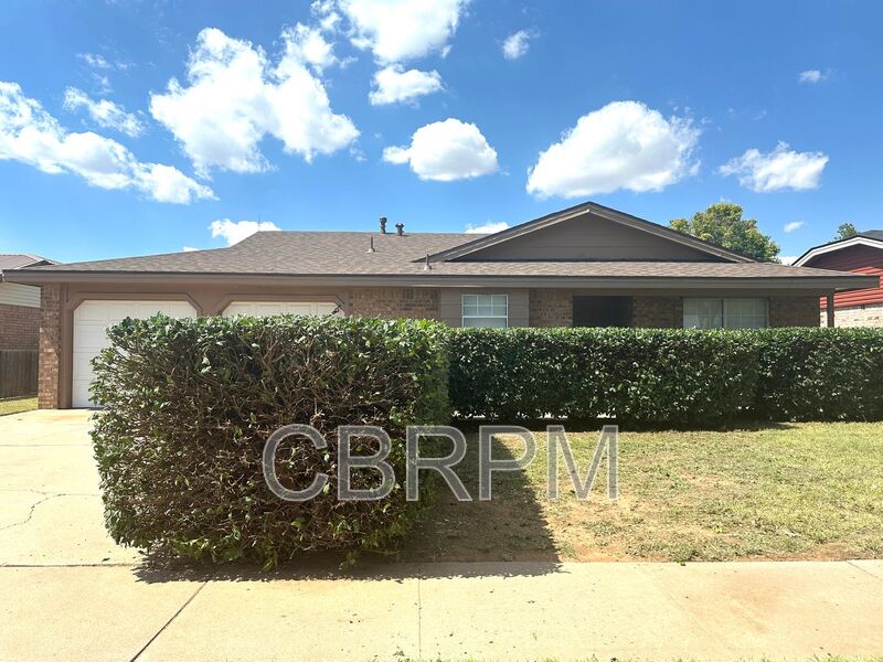 Lubbock House: 2210 88th Street