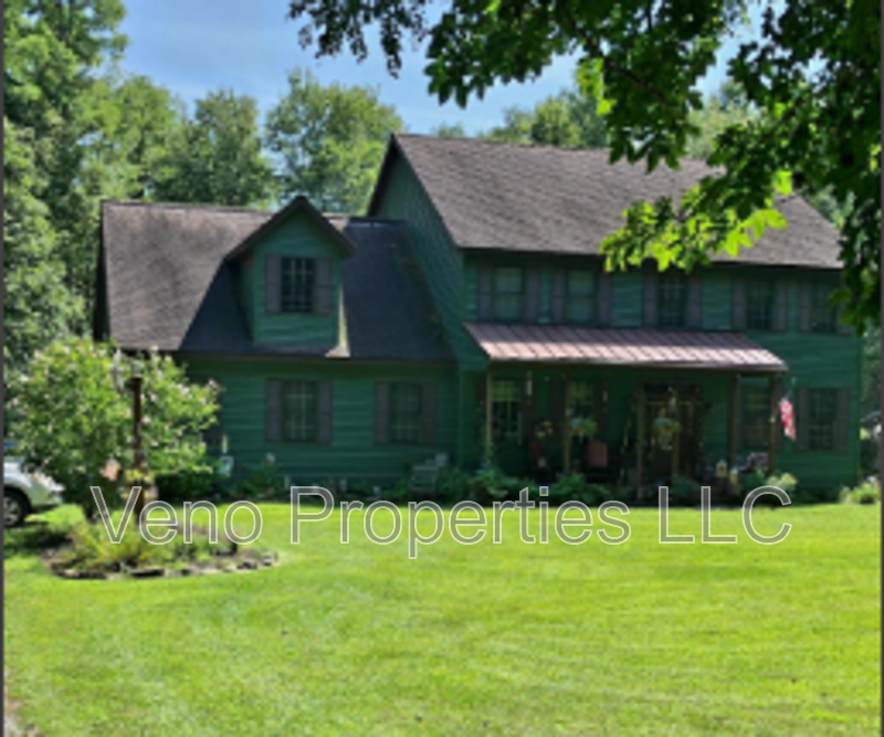 Ballston Lake House: 1023 Packer Rd