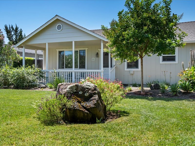 Healdsburg House: 99 First Street