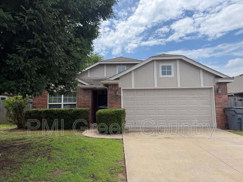 Jenks House: 4040 W 105th St S