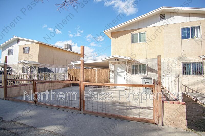 El Paso House: 1025 E Eighth