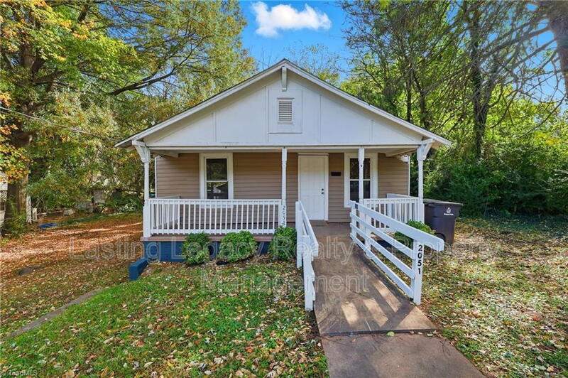 Winston Salem House: 2051 Bloomfield Drive