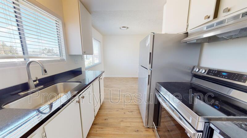 Anderson Condo: 1710 Bruce St