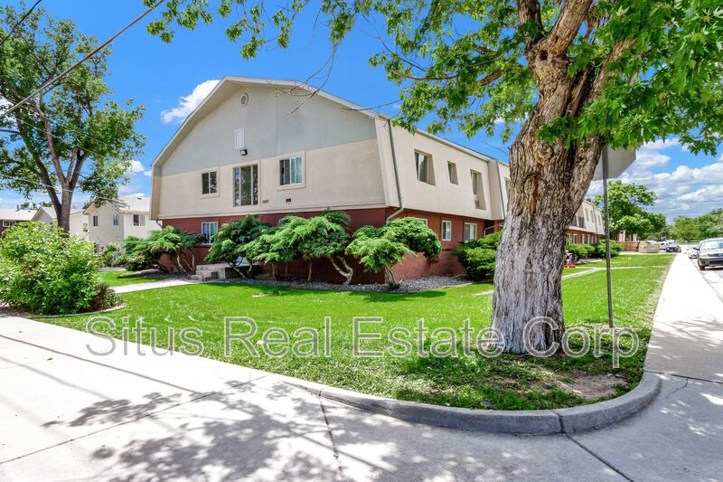 Arvada House: 6087 Wadsworth Blvd.