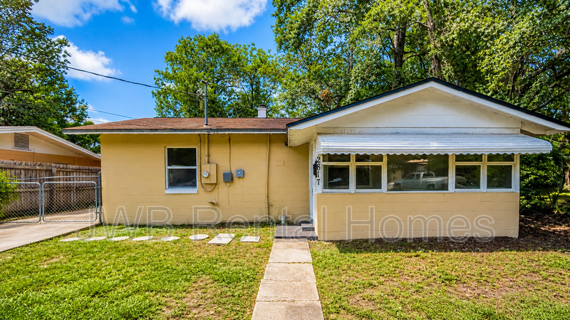 Jacksonville House: 2817 Mars Ave