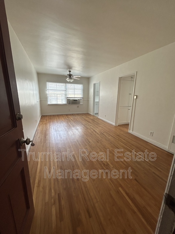 Los Angeles Condo: 3739 Los Feliz Blvd